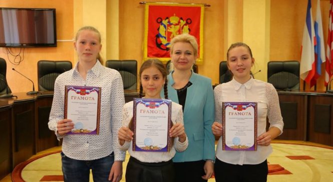 Лариса Щербула наградила победителей «Президентских игр»