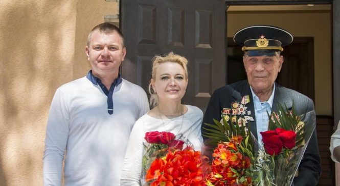 Лариса Щербула поздравила с днем рождения освободителя города-героя Керчи Александра Лубенцова