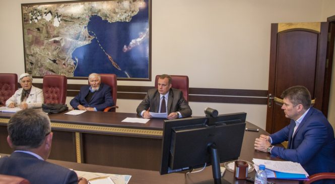 Глава муниципального образования и советник председателя Госсовета Крыма провели встречу с общественниками Керчи