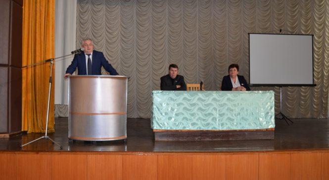 Сенатор от Республики Крым Сергей Цеков посетил Керченский металлургический завод