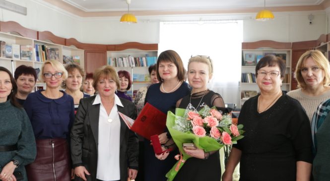 Городской совет поздравляет с днем рождения директора центральной библиотечной системы Керчи Людмилу ПОПОВУ