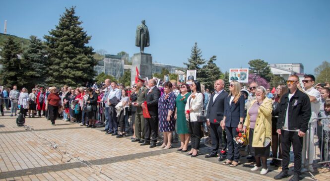 В честь Дня Победы в Керчи прошёл митинг и концерт