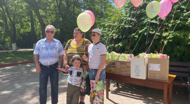 Депутаты Керченского городского совета поздравляют маленьких керчан с Днём защиты детей