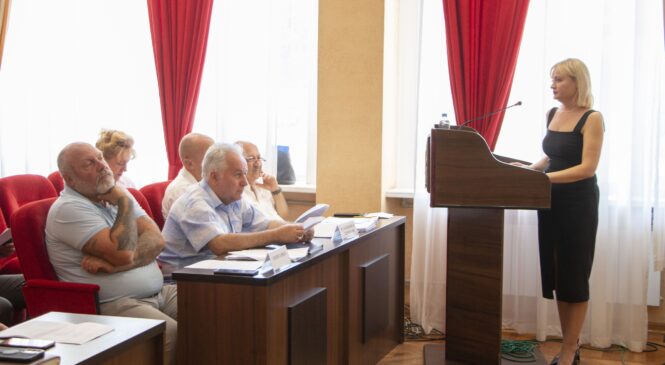 На 93-й сессии горсовета утверждены кандидатуры керчан, которых наградят в День города