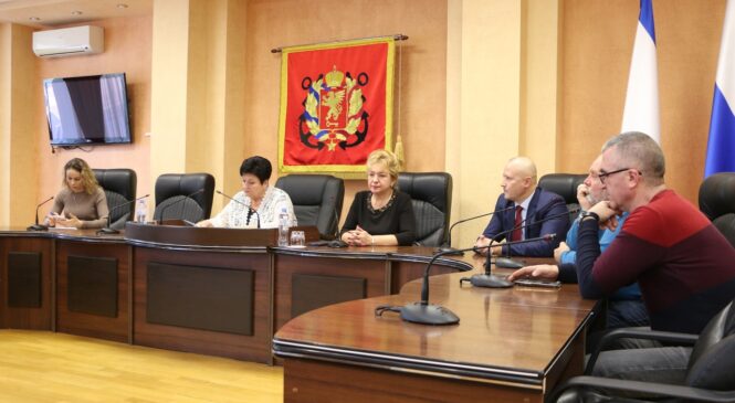 В Керчи прошли публичные слушания о внесении изменений в Устав города