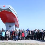 В посёлке Героевское открыли обновлённый памятник мотоботу, участвовавшему в Эльтигенском десанте